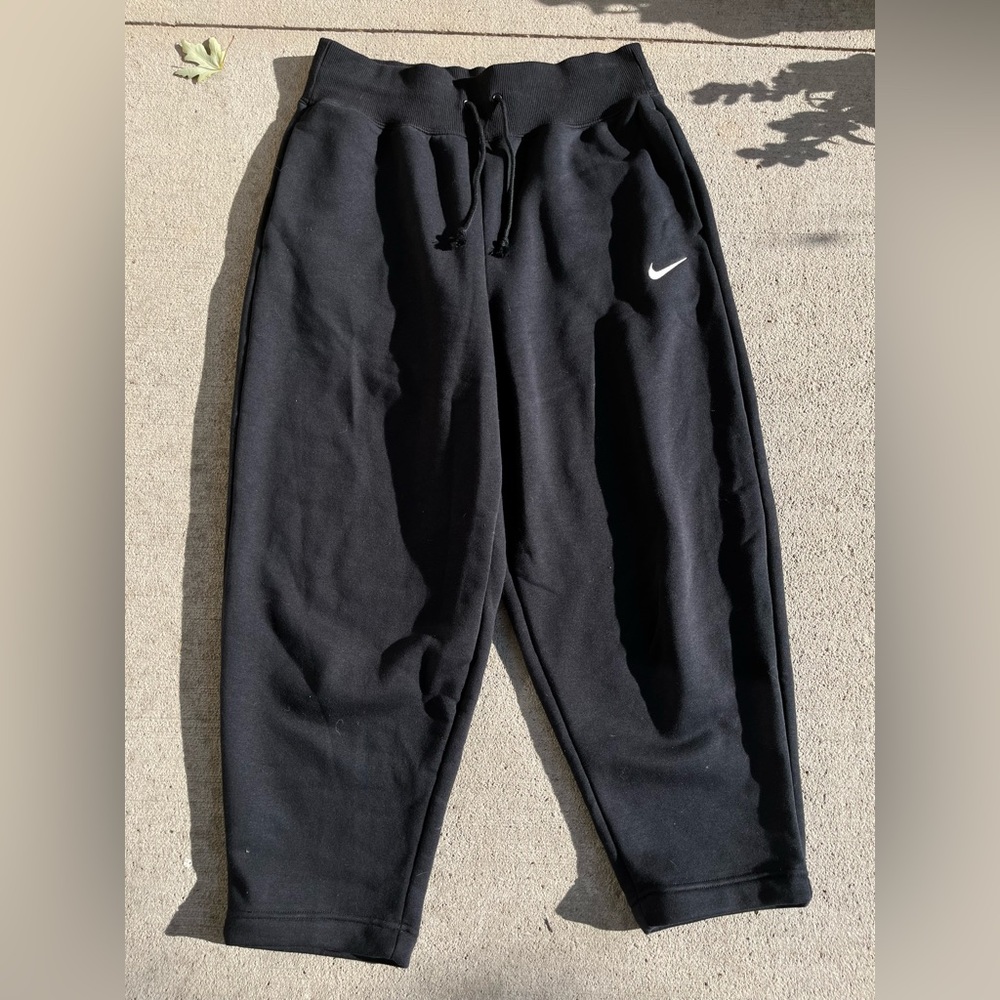 Nike Sportswear Essential Phoenix Fleece High Waisted Crop Sweatpants